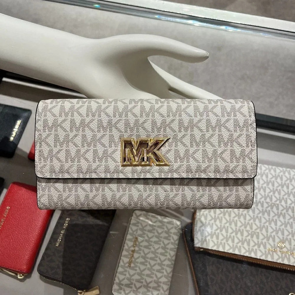 Mimi Large Logo Bi-Fold Wallet 35T2G8IE3B - Picture 1 of 15